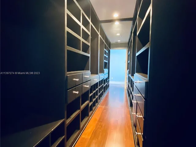 601 NE 36th St # 3201, Miami FL 33137