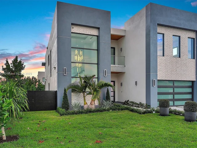 4250 SW 84th Ave, Miami FL 33155