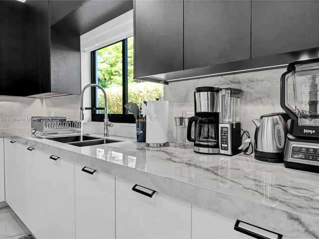 7601 Coquina Dr, North Bay Village FL 33141