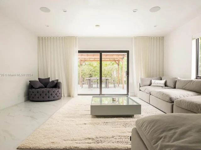 7601 Coquina Dr, North Bay Village FL 33141