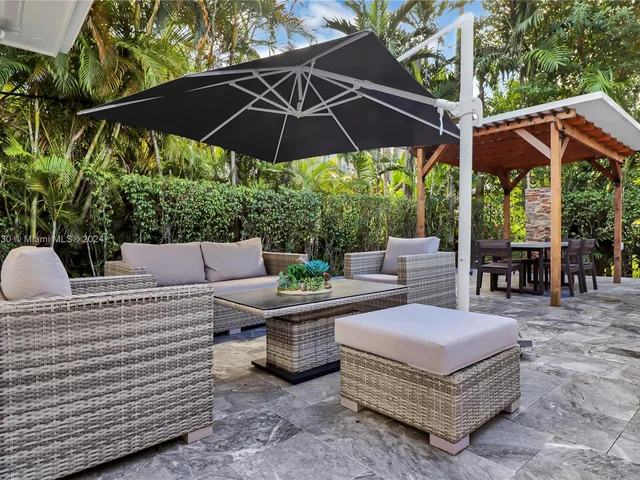 7601 Coquina Dr, North Bay Village FL 33141