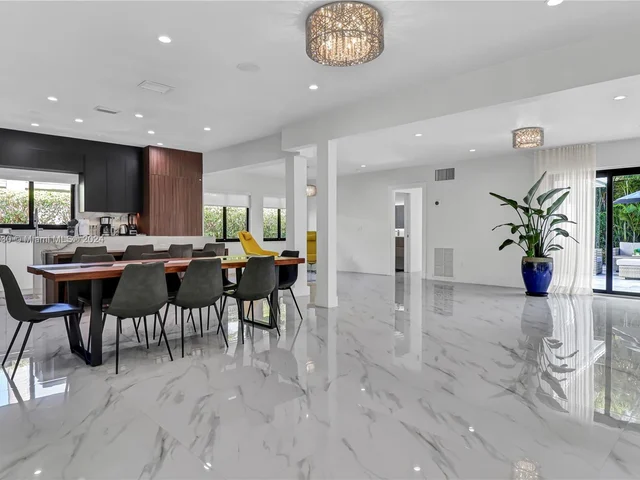 7601 Coquina Dr, North Bay Village FL 33141