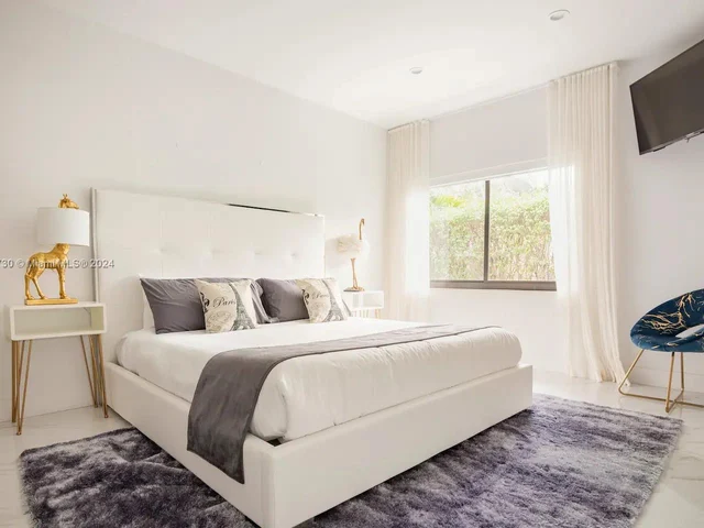 7601 Coquina Dr, North Bay Village FL 33141