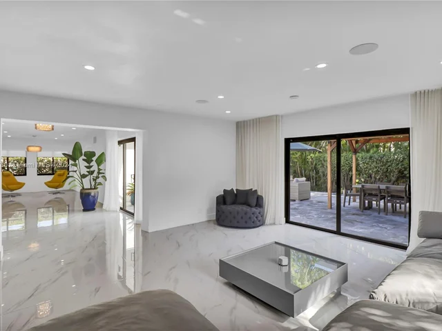 7601 Coquina Dr, North Bay Village FL 33141