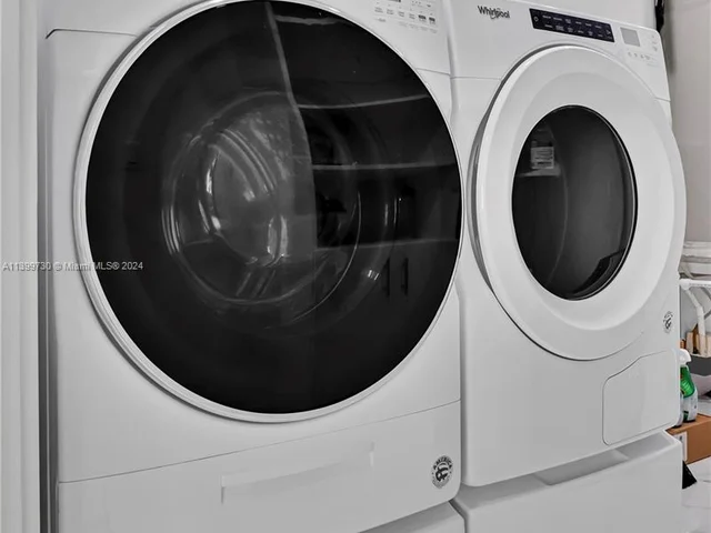 7601 Coquina Dr, North Bay Village FL 33141