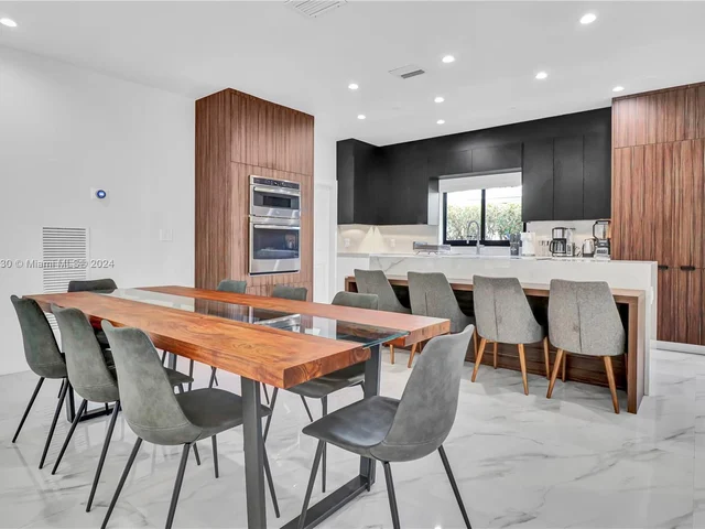 7601 Coquina Dr, North Bay Village FL 33141