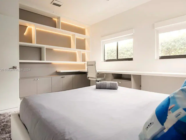 7601 Coquina Dr, North Bay Village FL 33141