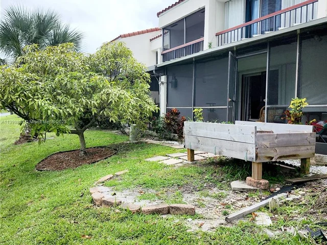 6511 Racquet Club Dr # 46, Lauderhill FL 33319