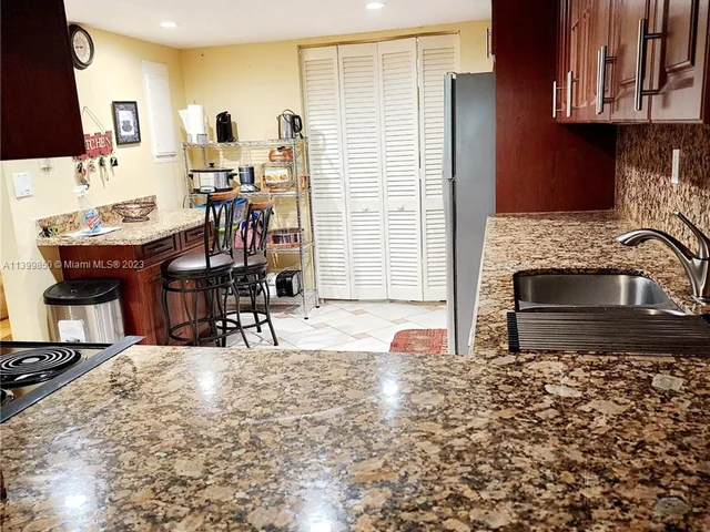 6511 Racquet Club Dr # 46, Lauderhill FL 33319