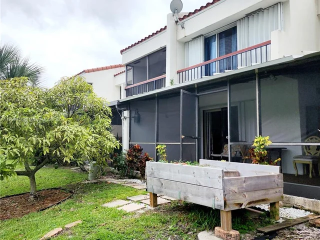 6511 Racquet Club Dr # 46, Lauderhill FL 33319