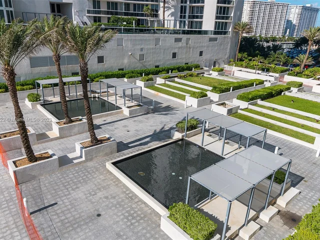 15901 Collins Ave # 405, Sunny Isles Beach FL 33160