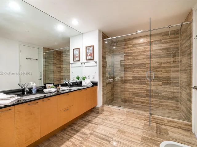 15901 Collins Ave # 405, Sunny Isles Beach FL 33160