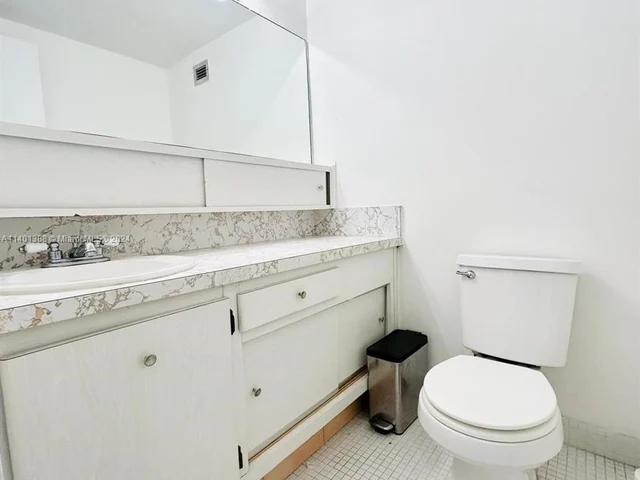 100 Lincoln Rd # 922, Miami Beach FL 33139