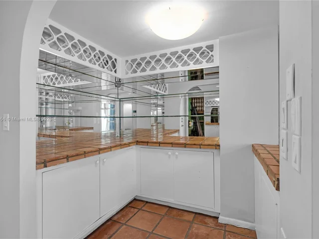 1865 Brickell Ave, Miami FL 33129