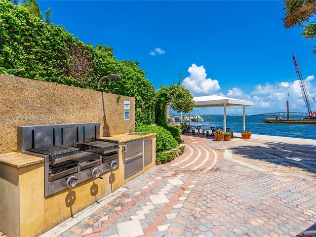 1865 Brickell Ave, Miami FL 33129