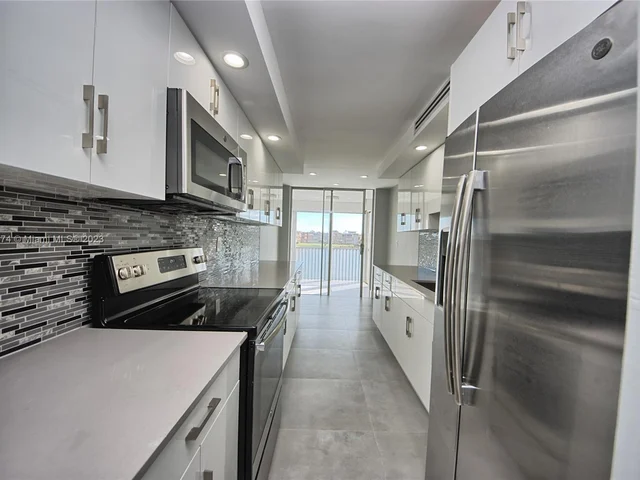 1660 NE 191st St # 1, Miami FL 33179