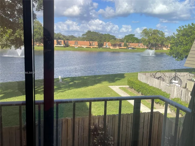 908 9th Way # 908, West Palm Beach FL 33407