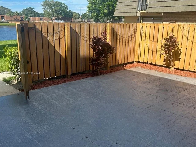 908 9th Way # 908, West Palm Beach FL 33407