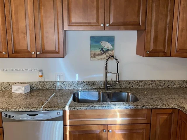 908 9th Way # 908, West Palm Beach FL 33407