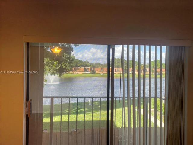 908 9th Way # 908, West Palm Beach FL 33407