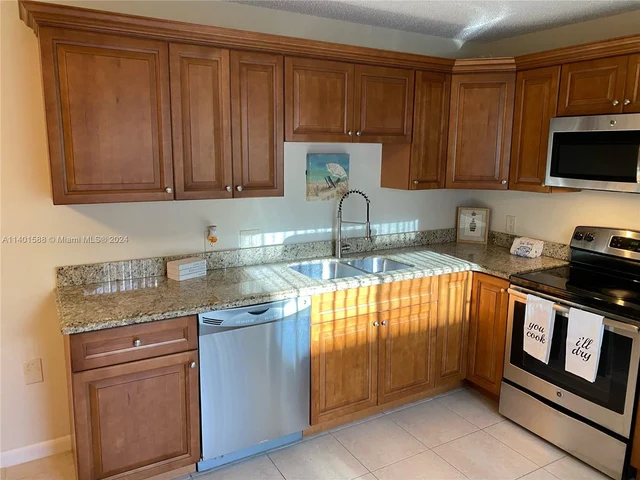 908 9th Way # 908, West Palm Beach FL 33407