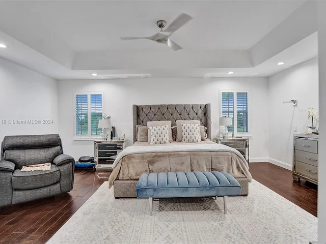 1708 Victoria Pointe Cir, Weston FL 33327