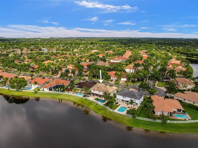 1708 Victoria Pointe Cir, Weston FL 33327