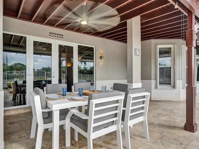 1708 Victoria Pointe Cir, Weston FL 33327