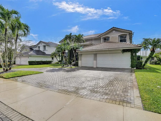 1708 Victoria Pointe Cir, Weston FL 33327