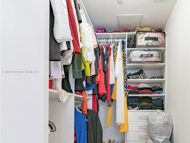 495 Brickell Ave # 2704, Miami FL 33131