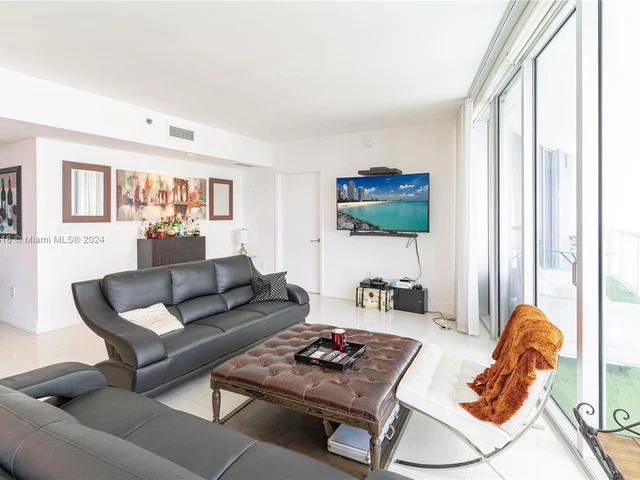 495 Brickell Ave # 2704, Miami FL 33131