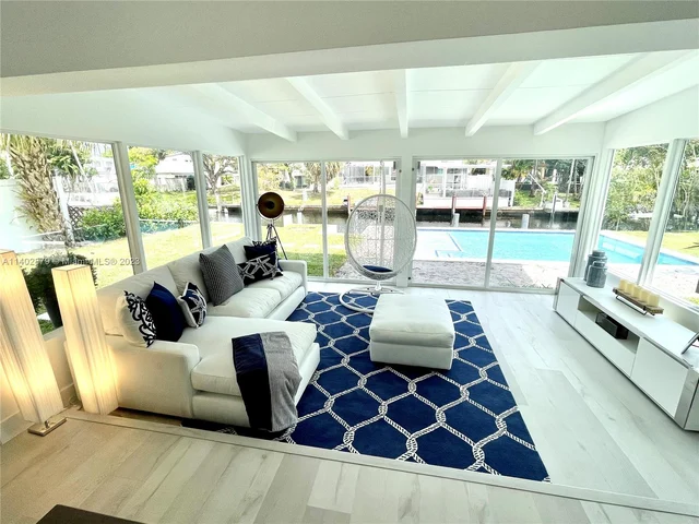 2424 Tortugas Ln, Fort Lauderdale FL 33312