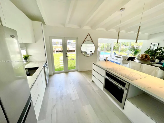 2424 Tortugas Ln, Fort Lauderdale FL 33312