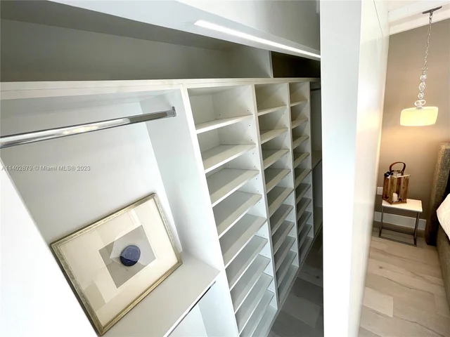 2424 Tortugas Ln, Fort Lauderdale FL 33312