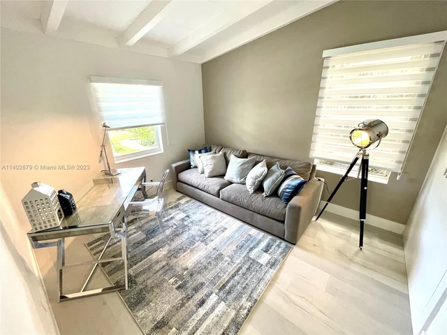 2424 Tortugas Ln, Fort Lauderdale FL 33312