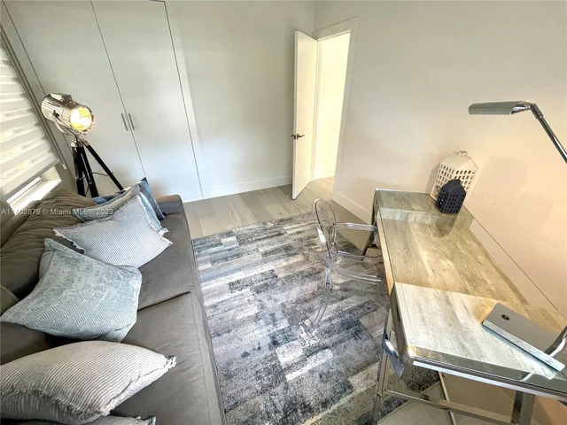 2424 Tortugas Ln, Fort Lauderdale FL 33312