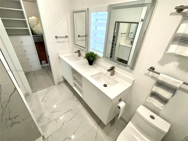 2424 Tortugas Ln, Fort Lauderdale FL 33312