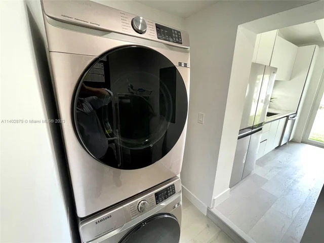 2424 Tortugas Ln, Fort Lauderdale FL 33312