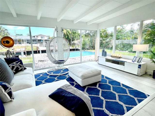 2424 Tortugas Ln, Fort Lauderdale FL 33312