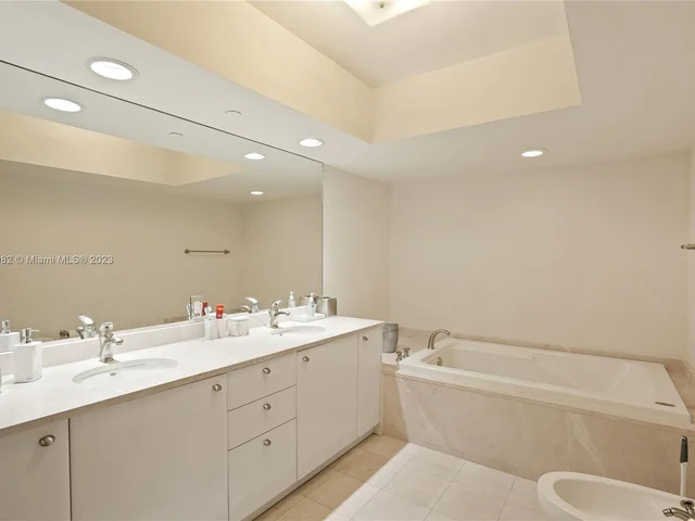 16500 Collins Ave # 1652, Sunny Isles Beach FL 33160