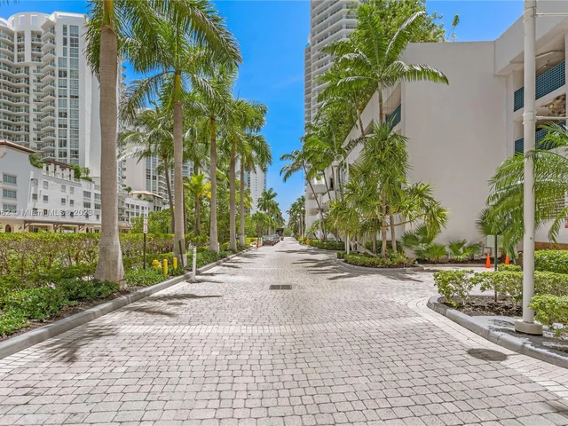 16500 Collins Ave # 1652, Sunny Isles Beach FL 33160