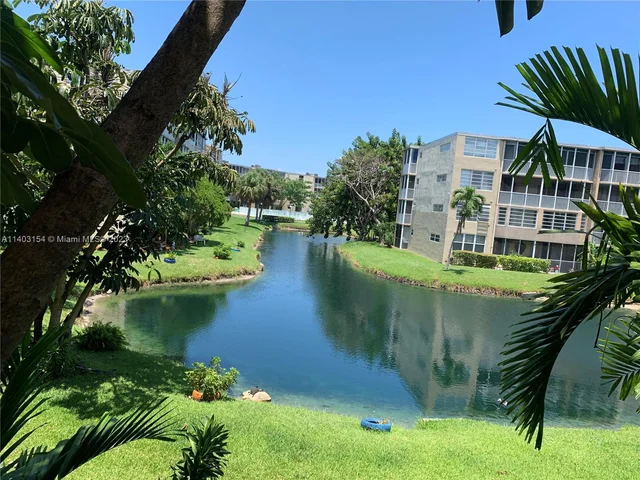 1660 NE 191st St # 1, Miami FL 33179