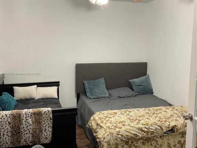 1660 NE 191st St # 1, Miami FL 33179