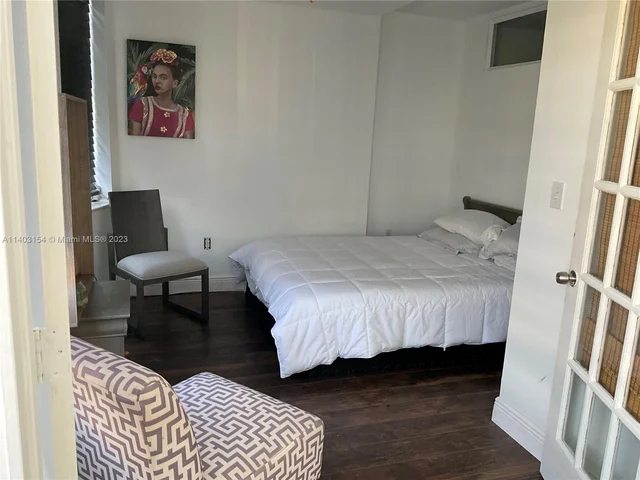 1660 NE 191st St # 1, Miami FL 33179