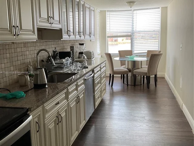 1660 NE 191st St # 1, Miami FL 33179