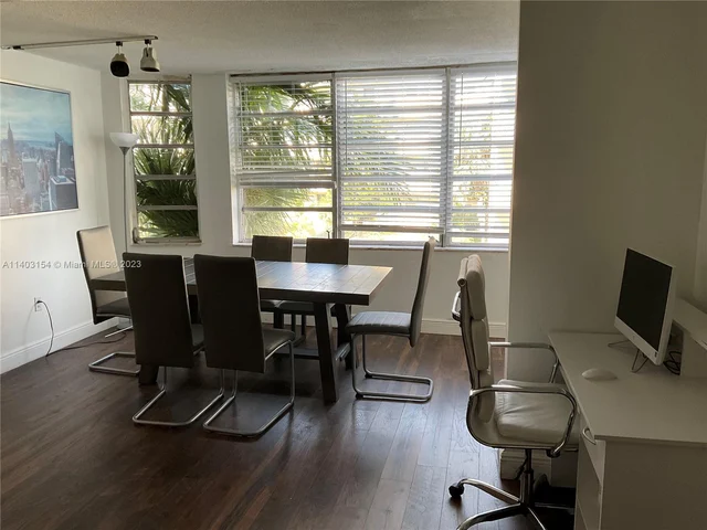 1660 NE 191st St # 1, Miami FL 33179