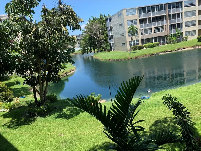 1660 NE 191st St # 1, Miami FL 33179