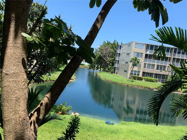 1660 NE 191st St # 1, Miami FL 33179