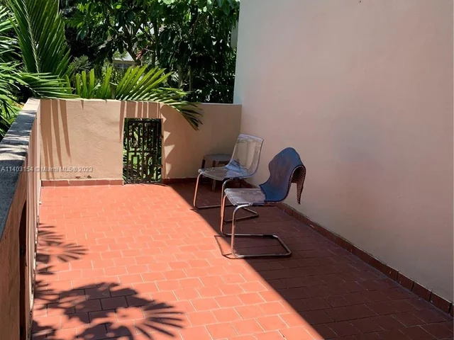 1660 NE 191st St # 1, Miami FL 33179