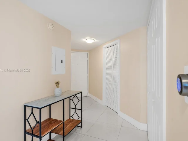 2080 S Ocean Dr # 202, Hallandale Beach FL 33009